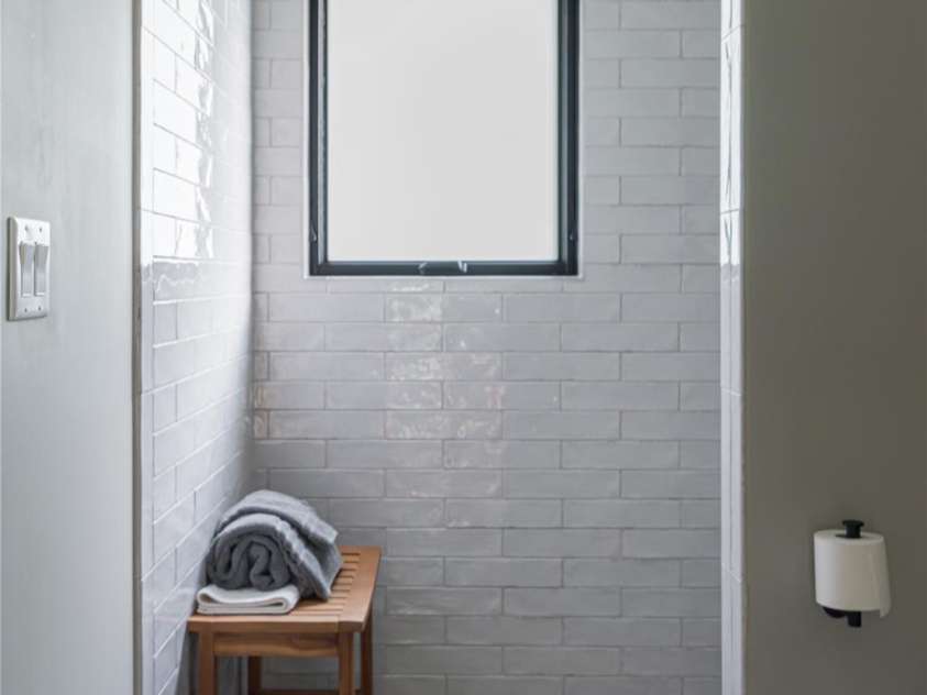 13 Tulip Poplar Trail, Asheville, NC 28804.  MLS# CAR4352728, YatesRealty ID 21170. Studio bathroom