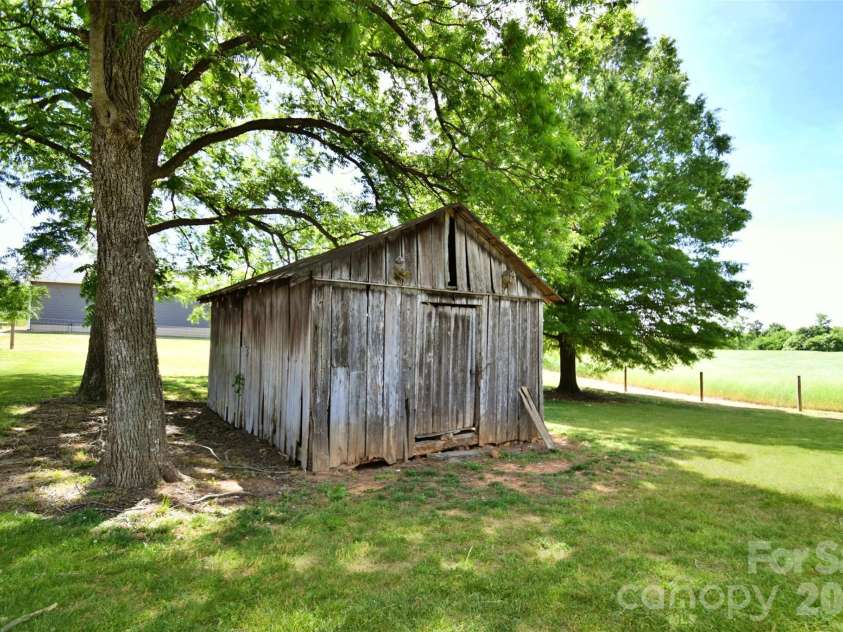 36276 Vick Road, New London, NC 28127.  MLS# CAR4376882, YatesRealty ID 21171. 