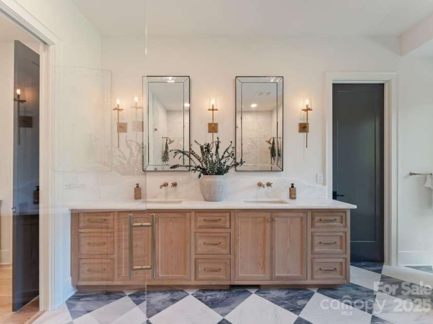 15037 June Washam Road, Davidson, NC 28036.  MLS# CAR4268834, YatesRealty ID 21172. Primary Bathroom