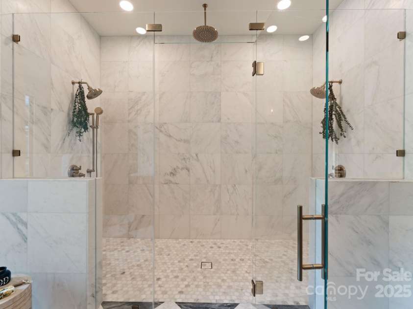 15037 June Washam Road, Davidson, NC 28036.  MLS# CAR4268834, YatesRealty ID 21172. Primary Bathroom