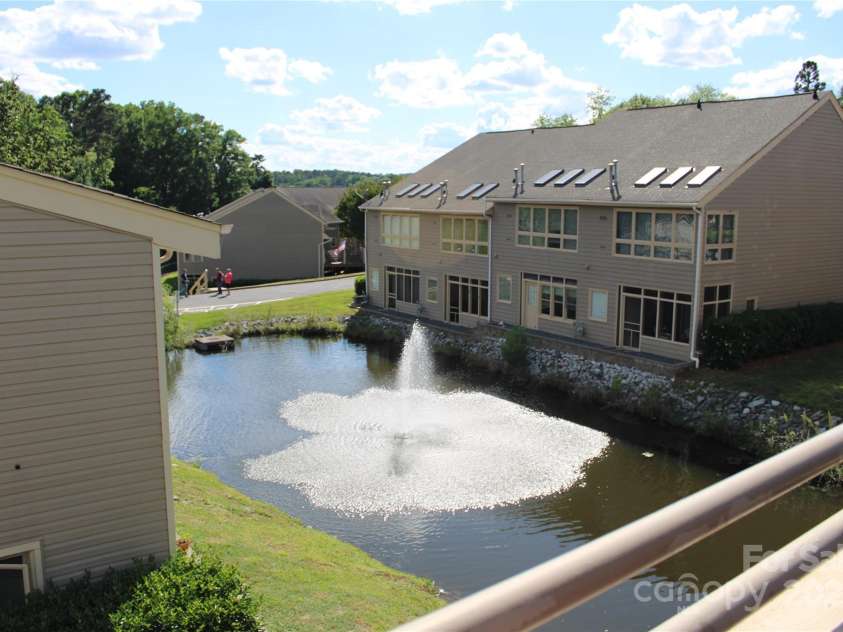 14621 Waterside Drive, Charlotte, NC 28278.  MLS# CAR4255506, YatesRealty ID 21173. 