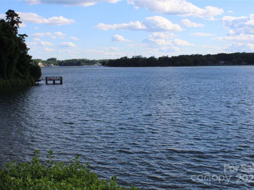 14621 Waterside Drive, Charlotte, NC 28278.  MLS# CAR4255506, YatesRealty ID 21173. 