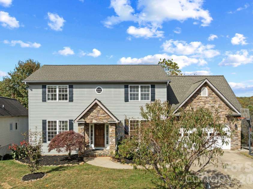 224 Rivercrest Boulevard, Arden, NC 28704.  MLS# CAR4315360, YatesRealty ID 21173. 