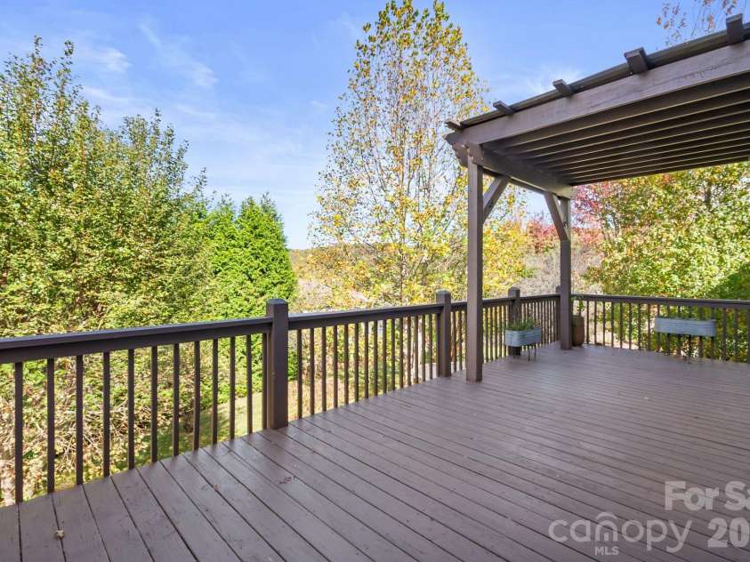 224 Rivercrest Boulevard, Arden, NC 28704.  MLS# CAR4315360, YatesRealty ID 21173. 