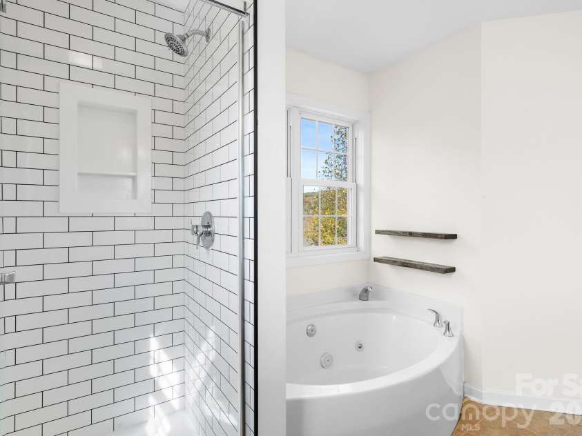 224 Rivercrest Boulevard, Arden, NC 28704.  MLS# CAR4315360, YatesRealty ID 21173. 