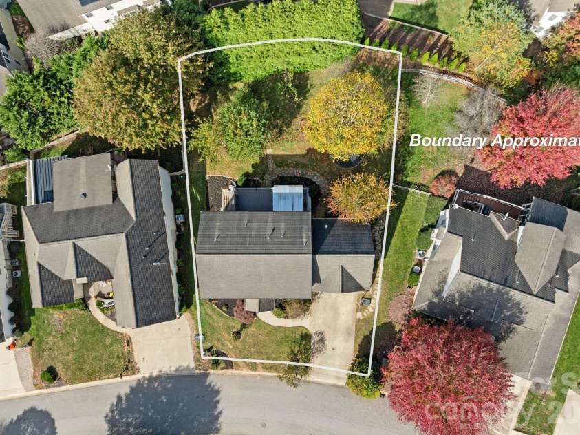 224 Rivercrest Boulevard, Arden, NC 28704.  MLS# CAR4315360, YatesRealty ID 21173. 