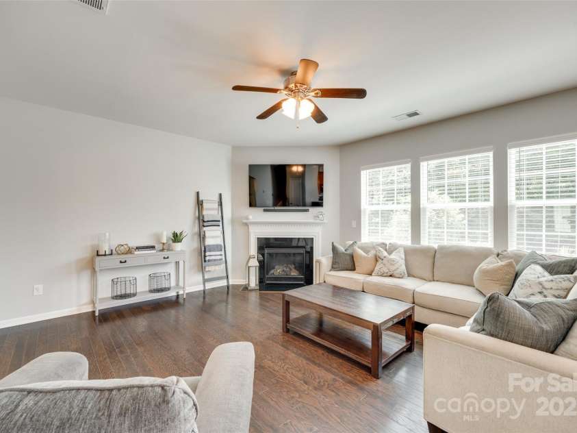 7930 Kelburn Lane, Charlotte, NC 28273.  MLS# CAR4263205, YatesRealty ID 21174. 