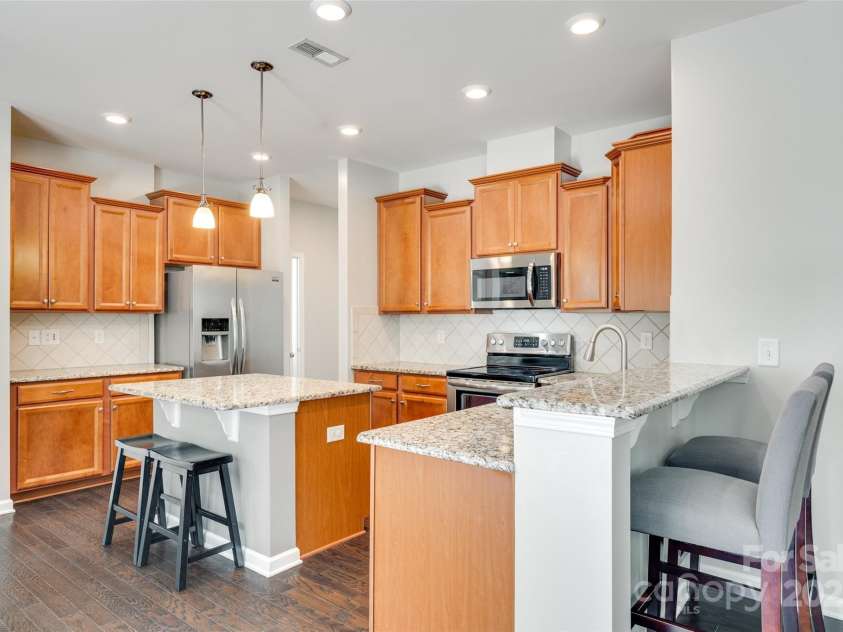 7930 Kelburn Lane, Charlotte, NC 28273.  MLS# CAR4263205, YatesRealty ID 21174. 