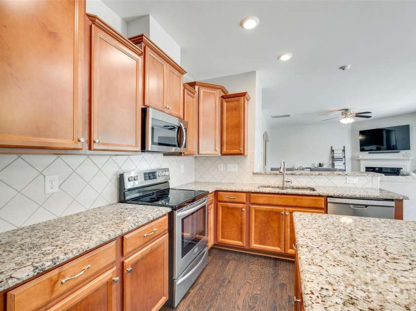 7930 Kelburn Lane, Charlotte, NC 28273.  MLS# CAR4263205, YatesRealty ID 21174. 