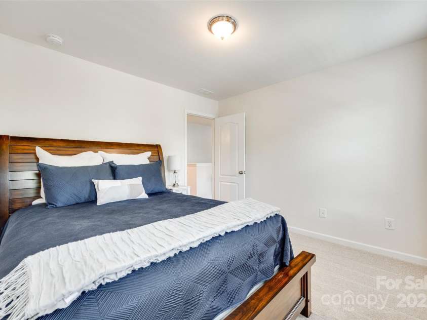 7930 Kelburn Lane, Charlotte, NC 28273.  MLS# CAR4263205, YatesRealty ID 21174. 