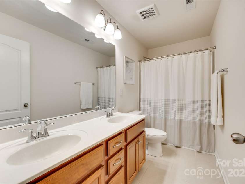 7930 Kelburn Lane, Charlotte, NC 28273.  MLS# CAR4263205, YatesRealty ID 21174. 