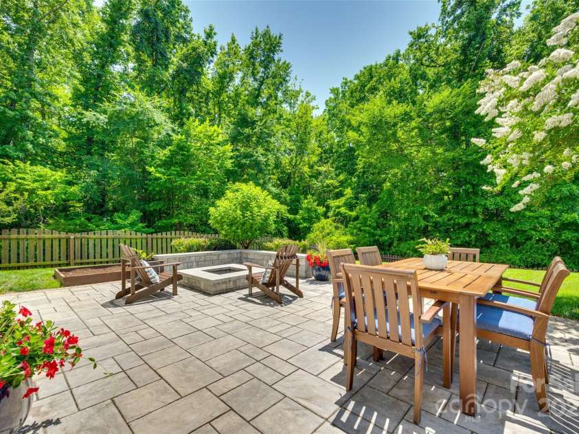 7930 Kelburn Lane, Charlotte, NC 28273.  MLS# CAR4263205, YatesRealty ID 21174. 