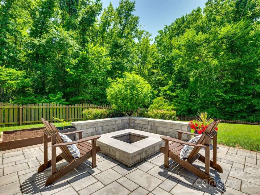 7930 Kelburn Lane, Charlotte, NC 28273.  MLS# CAR4263205, YatesRealty ID 21174. 