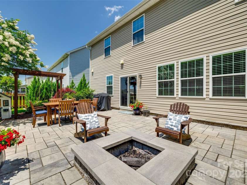 7930 Kelburn Lane, Charlotte, NC 28273.  MLS# CAR4263205, YatesRealty ID 21174. 