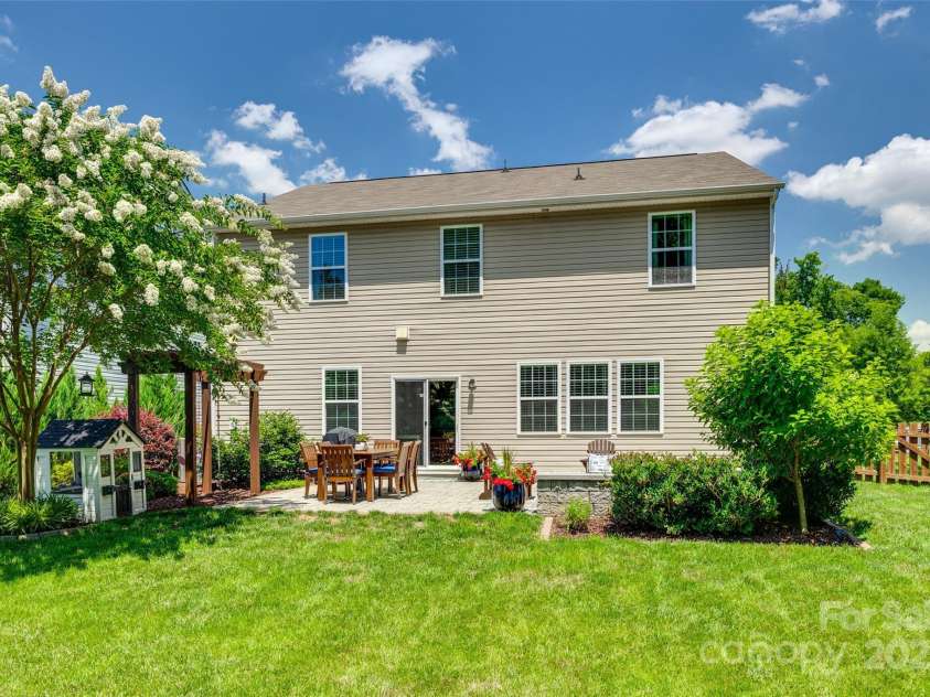 7930 Kelburn Lane, Charlotte, NC 28273.  MLS# CAR4263205, YatesRealty ID 21174. 