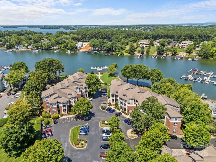 7845 Village Harbor Drive, Cornelius, NC 28031.  MLS# CAR4268319, YatesRealty ID 21175. 