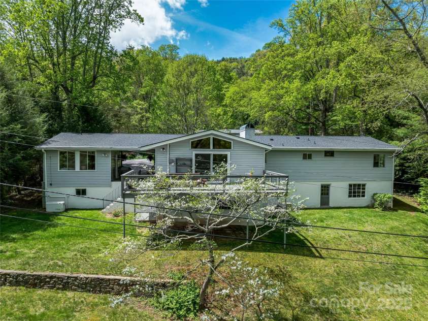 29 Robinhood Road, Asheville, NC 28804.  MLS# CAR4202474, YatesRealty ID 21176. 