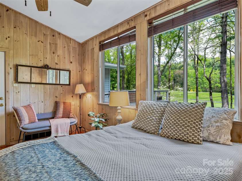 29 Robinhood Road, Asheville, NC 28804.  MLS# CAR4202474, YatesRealty ID 21176. Guest Suite- Bedroom #5