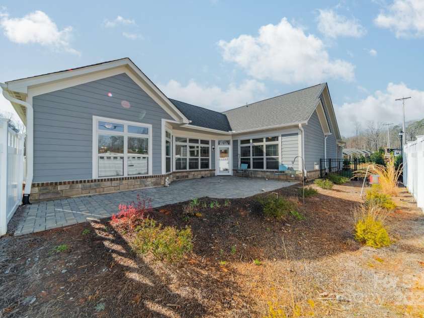 1005 Headwaters Court, Matthews, NC 28104.  MLS# CAR4233423, YatesRealty ID 21177. 