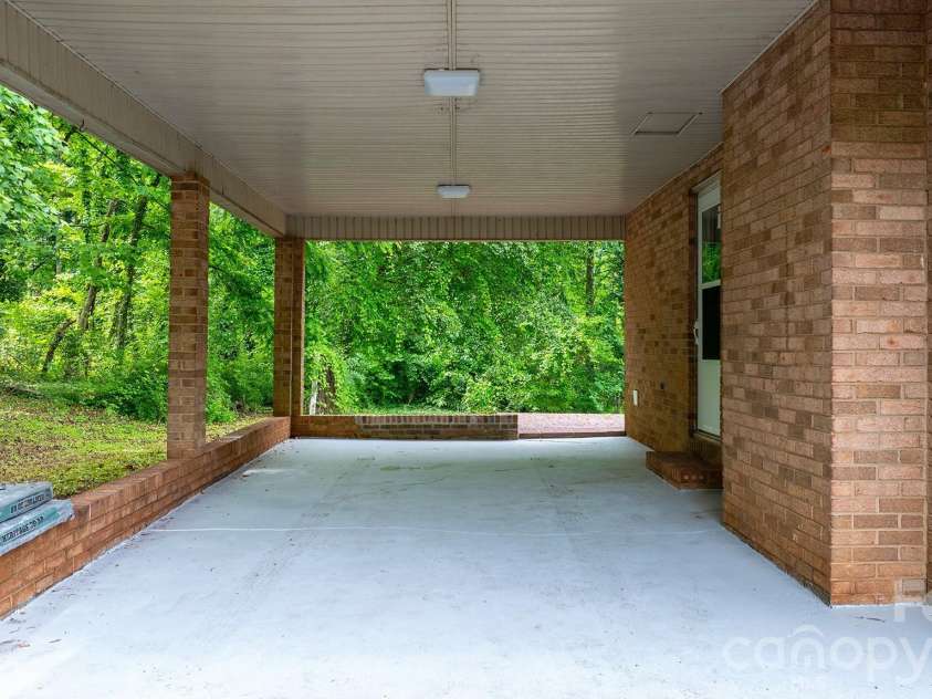 1871 Crestview Drive, Newton, NC 28658.  MLS# CAR4379075, YatesRealty ID 21177. Carport