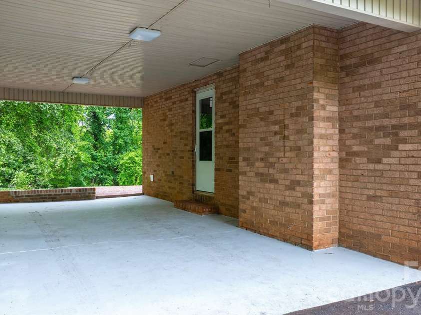 1871 Crestview Drive, Newton, NC 28658.  MLS# CAR4379075, YatesRealty ID 21177. Carport