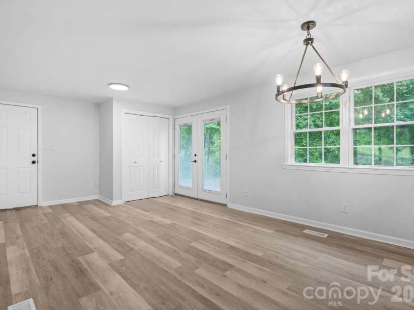 1871 Crestview Drive, Newton, NC 28658.  MLS# CAR4379075, YatesRealty ID 21177. Dining Room