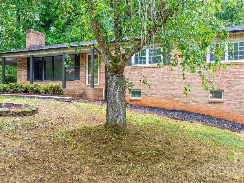 1871 Crestview Drive, Newton, NC 28658.  MLS# CAR4379075, YatesRealty ID 21177. Fire Pit