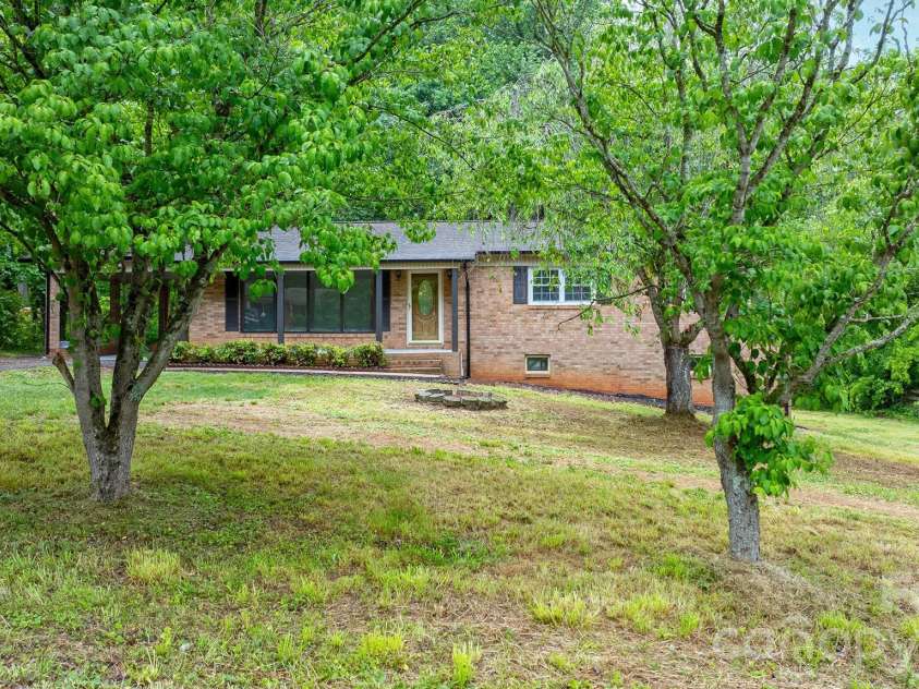 1871 Crestview Drive, Newton, NC 28658.  MLS# CAR4379075, YatesRealty ID 21177. Front Yard