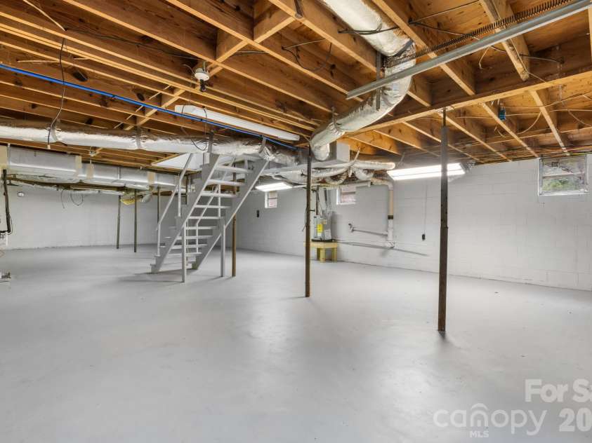 1871 Crestview Drive, Newton, NC 28658.  MLS# CAR4379075, YatesRealty ID 21177. Full Basement