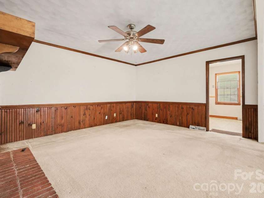 2627 Scarlet Circle, Charlotte, NC 28273.  MLS# CAR4362023, YatesRealty ID 21178. 