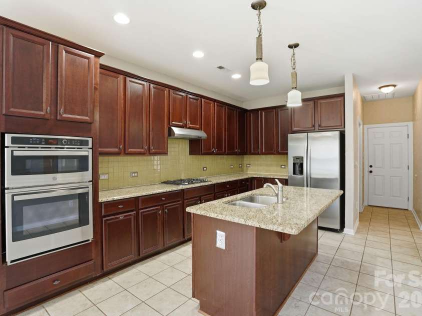 10222 Kelso Court, Charlotte, NC 28278.  MLS# CAR4366002, YatesRealty ID 21179. 