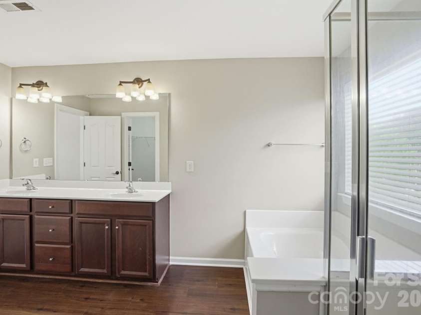 10222 Kelso Court, Charlotte, NC 28278.  MLS# CAR4366002, YatesRealty ID 21179. 