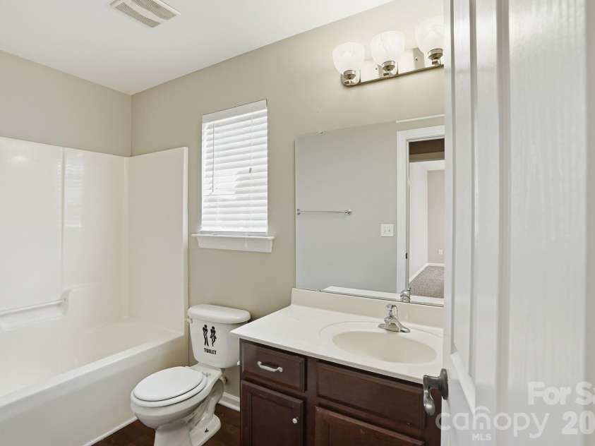 10222 Kelso Court, Charlotte, NC 28278.  MLS# CAR4366002, YatesRealty ID 21179. 