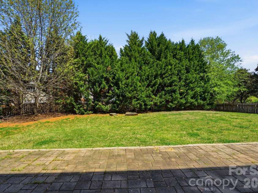 10222 Kelso Court, Charlotte, NC 28278.  MLS# CAR4366002, YatesRealty ID 21179. 