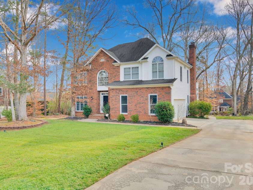 5305 Ravenglass Court, Waxhaw, NC 28173.  MLS# CAR4334930, YatesRealty ID 2118. 