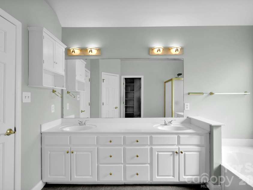 5305 Ravenglass Court, Waxhaw, NC 28173.  MLS# CAR4334930, YatesRealty ID 2118. 