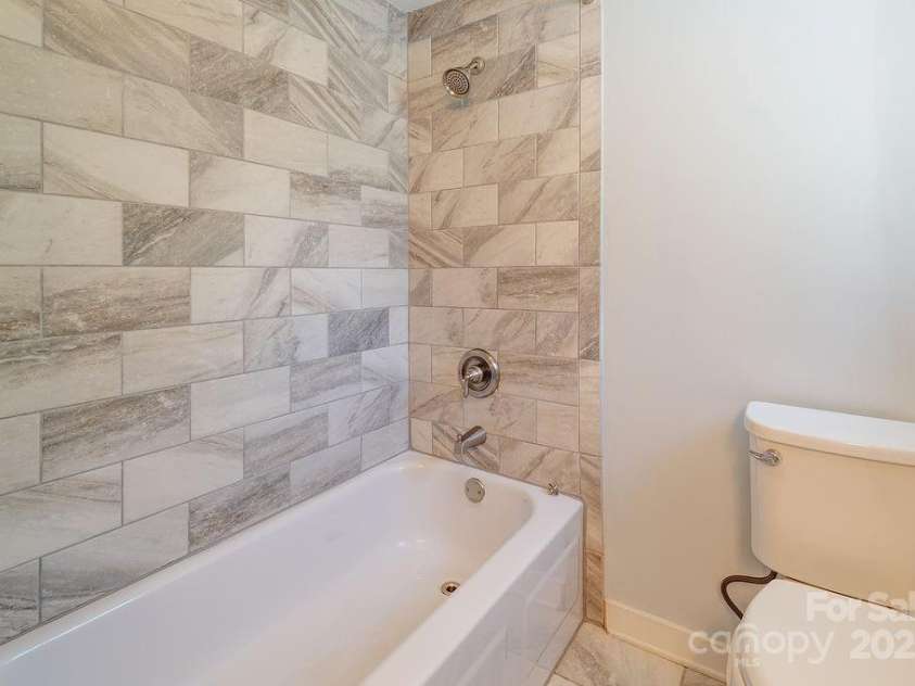 199 Pennsylvania Avenue, Asheville, NC 28806.  MLS# CAR4266947, YatesRealty ID 21180. 