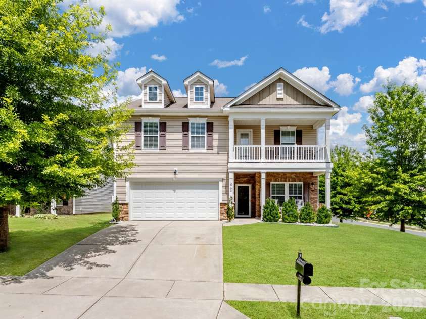 3702 Wiegon Lane, Charlotte, NC 28216.  MLS# CAR4377056, YatesRealty ID 21180. 