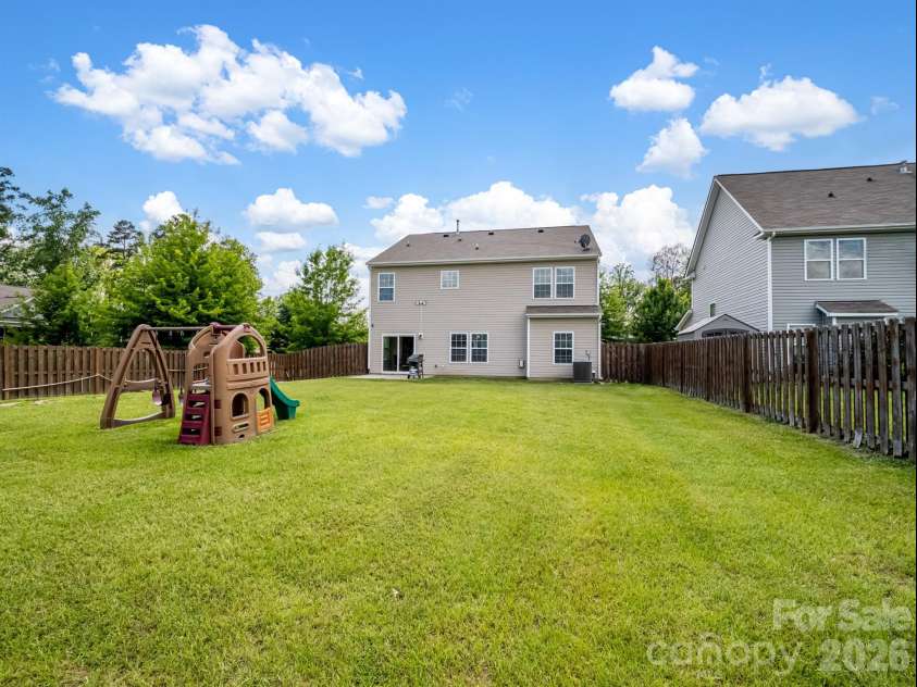 3702 Wiegon Lane, Charlotte, NC 28216.  MLS# CAR4377056, YatesRealty ID 21180. 