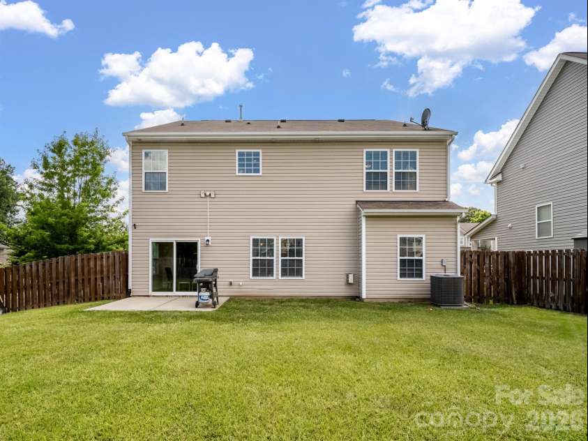 3702 Wiegon Lane, Charlotte, NC 28216.  MLS# CAR4377056, YatesRealty ID 21180. 