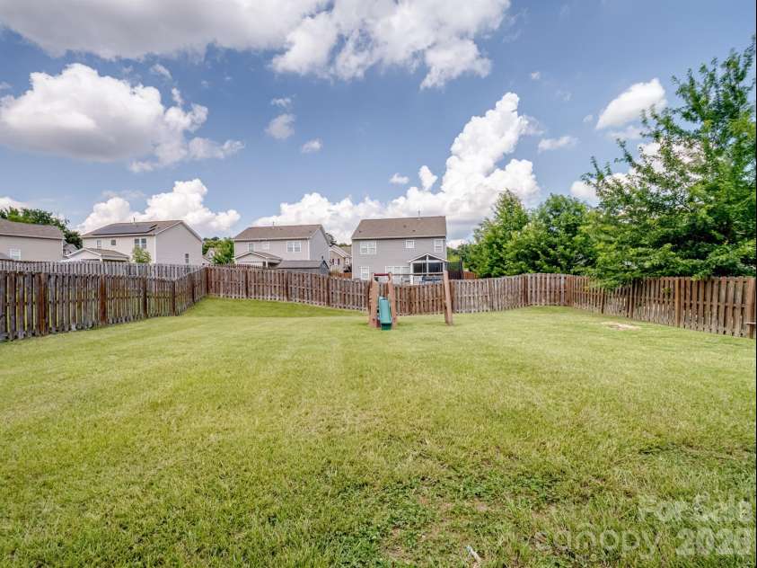 3702 Wiegon Lane, Charlotte, NC 28216.  MLS# CAR4377056, YatesRealty ID 21180. 