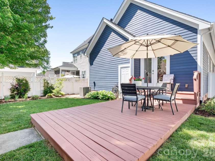 17624 Invermere Avenue, Huntersville, NC 28078.  MLS# CAR4377250, YatesRealty ID 21182. 