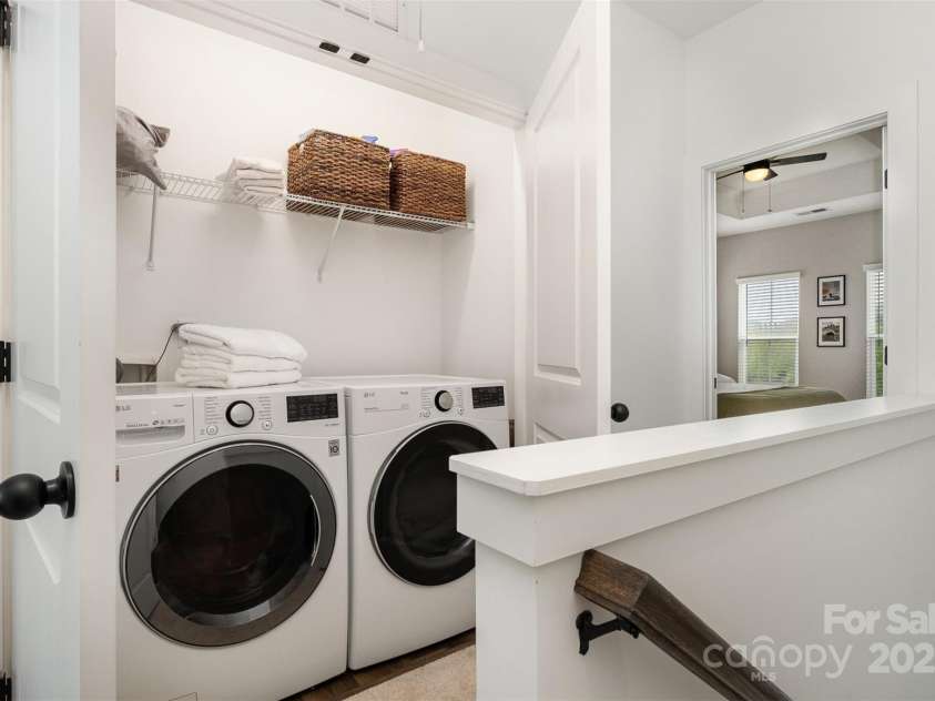 791 Seigle Point Drive, Charlotte, NC 28204.  MLS# CAR4243116, YatesRealty ID 21182. Conveniently located laundry