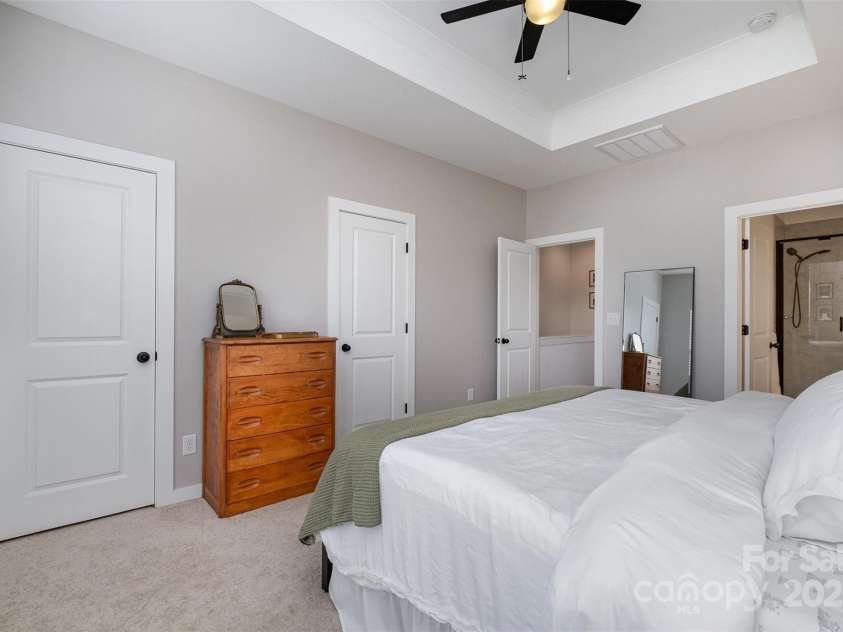 791 Seigle Point Drive, Charlotte, NC 28204.  MLS# CAR4243116, YatesRealty ID 21182. Two walk-in-closets