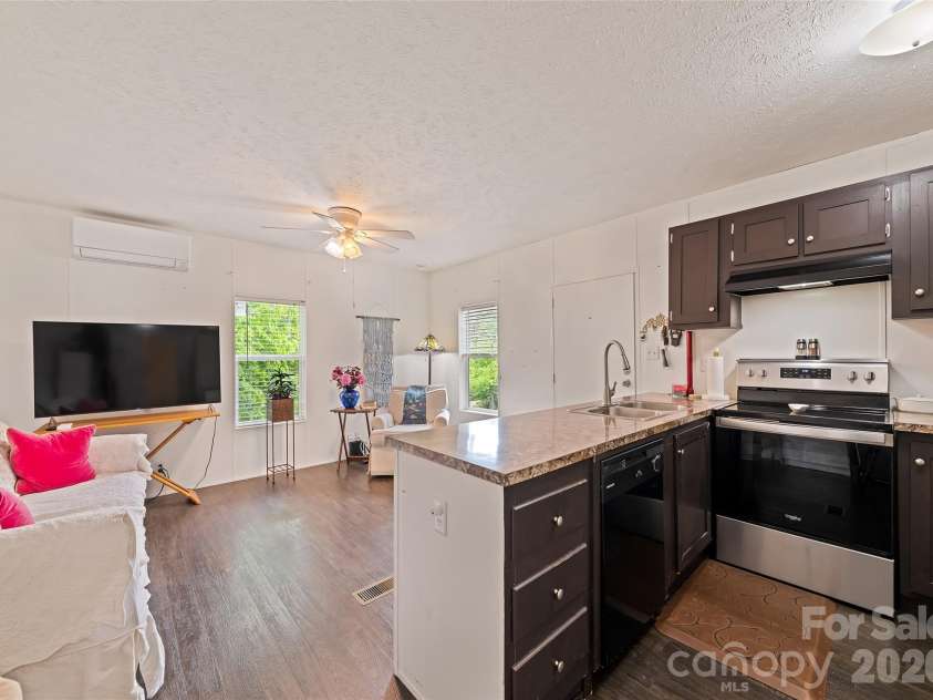 17 King Drive, Leicester, NC 28748.  MLS# CAR4377275, YatesRealty ID 21183. 