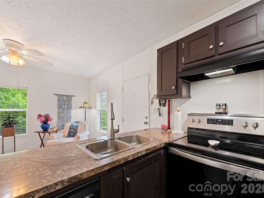 17 King Drive, Leicester, NC 28748.  MLS# CAR4377275, YatesRealty ID 21183. 