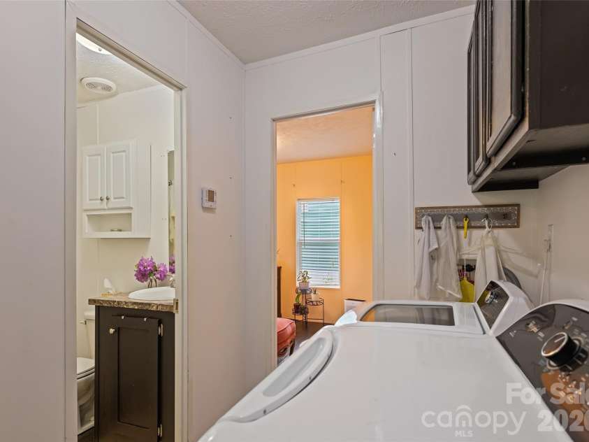 17 King Drive, Leicester, NC 28748.  MLS# CAR4377275, YatesRealty ID 21183. 