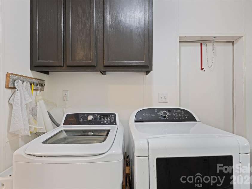 17 King Drive, Leicester, NC 28748.  MLS# CAR4377275, YatesRealty ID 21183. 