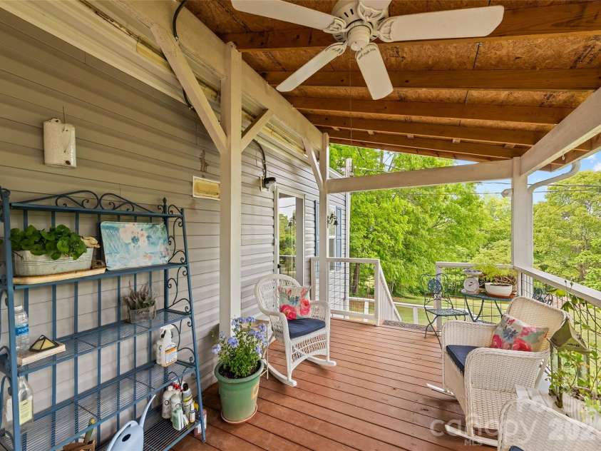 17 King Drive, Leicester, NC 28748.  MLS# CAR4377275, YatesRealty ID 21183. 