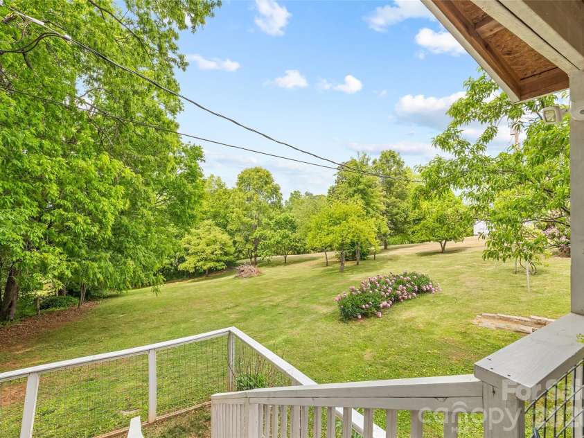 17 King Drive, Leicester, NC 28748.  MLS# CAR4377275, YatesRealty ID 21183. 